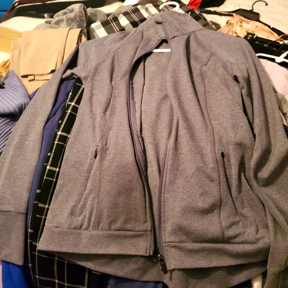 Spandex Gray zippered blazer for working out brand new NO TAGS